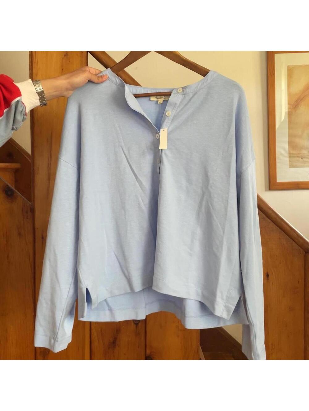 Blue long sleeve button up shirt. madewell size medium bnwt